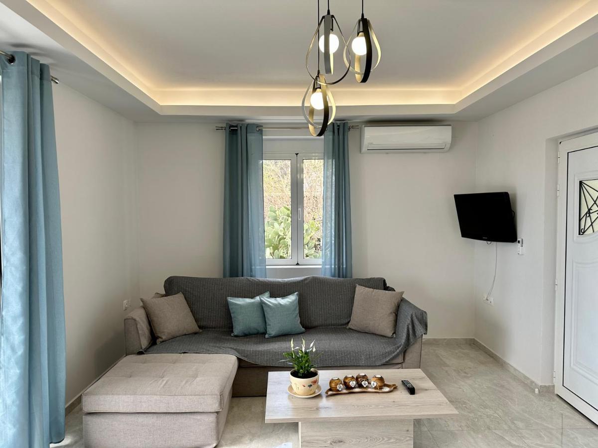 Angel Homes 普拉基亚斯 外观 照片