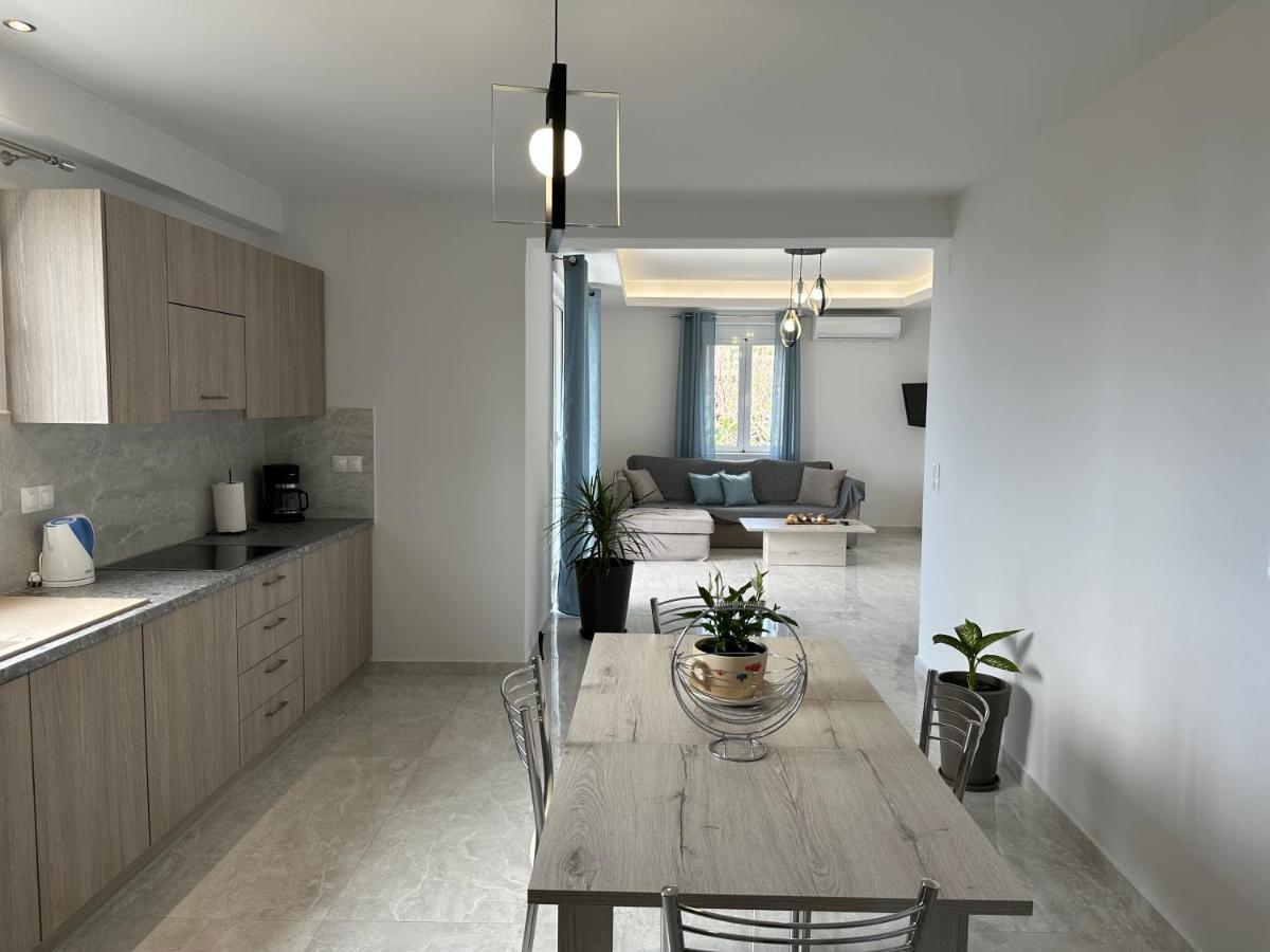 Angel Homes 普拉基亚斯 外观 照片