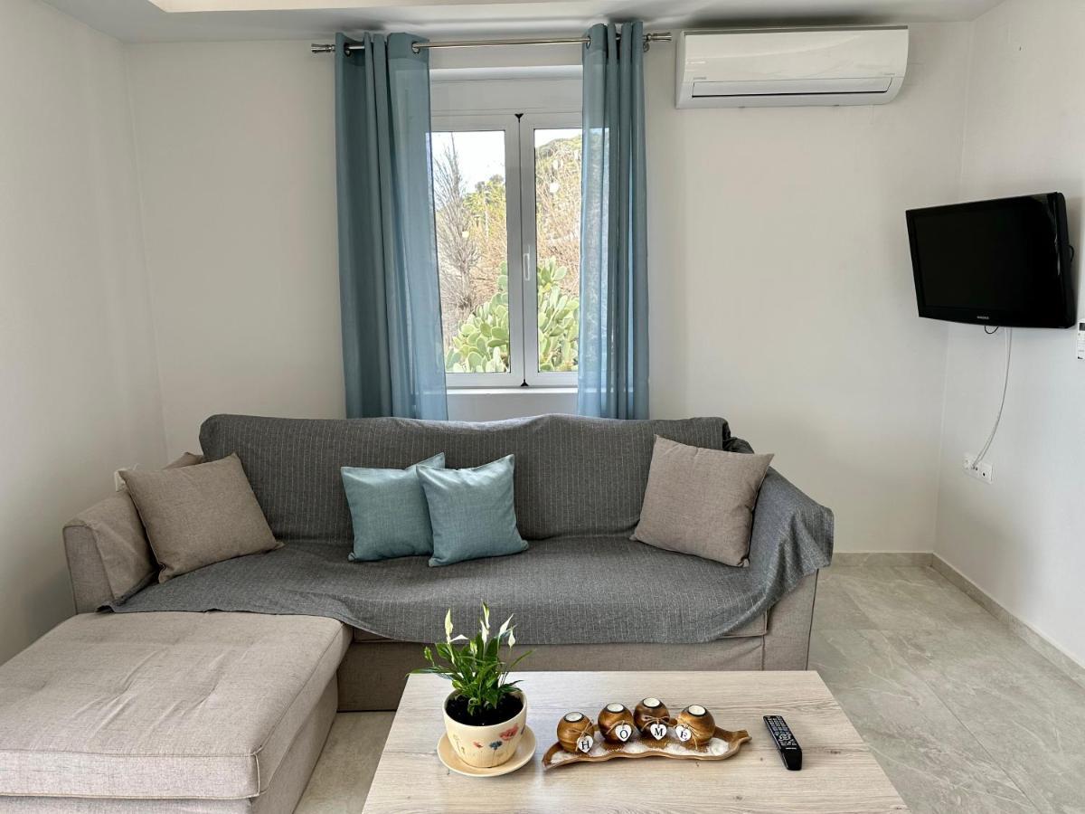 Angel Homes 普拉基亚斯 外观 照片