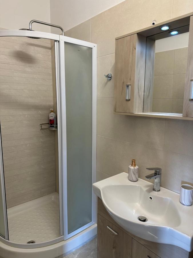 Angel Homes 普拉基亚斯 外观 照片